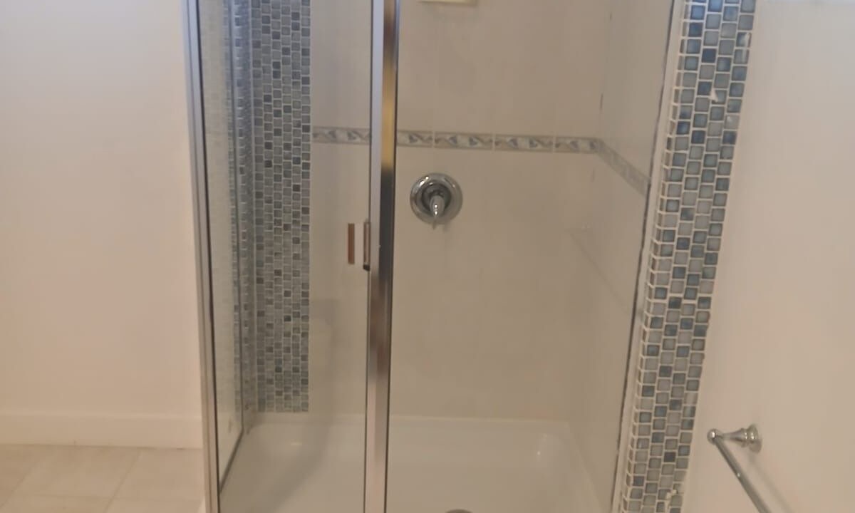 Photo of Bathroom in Rokers Point