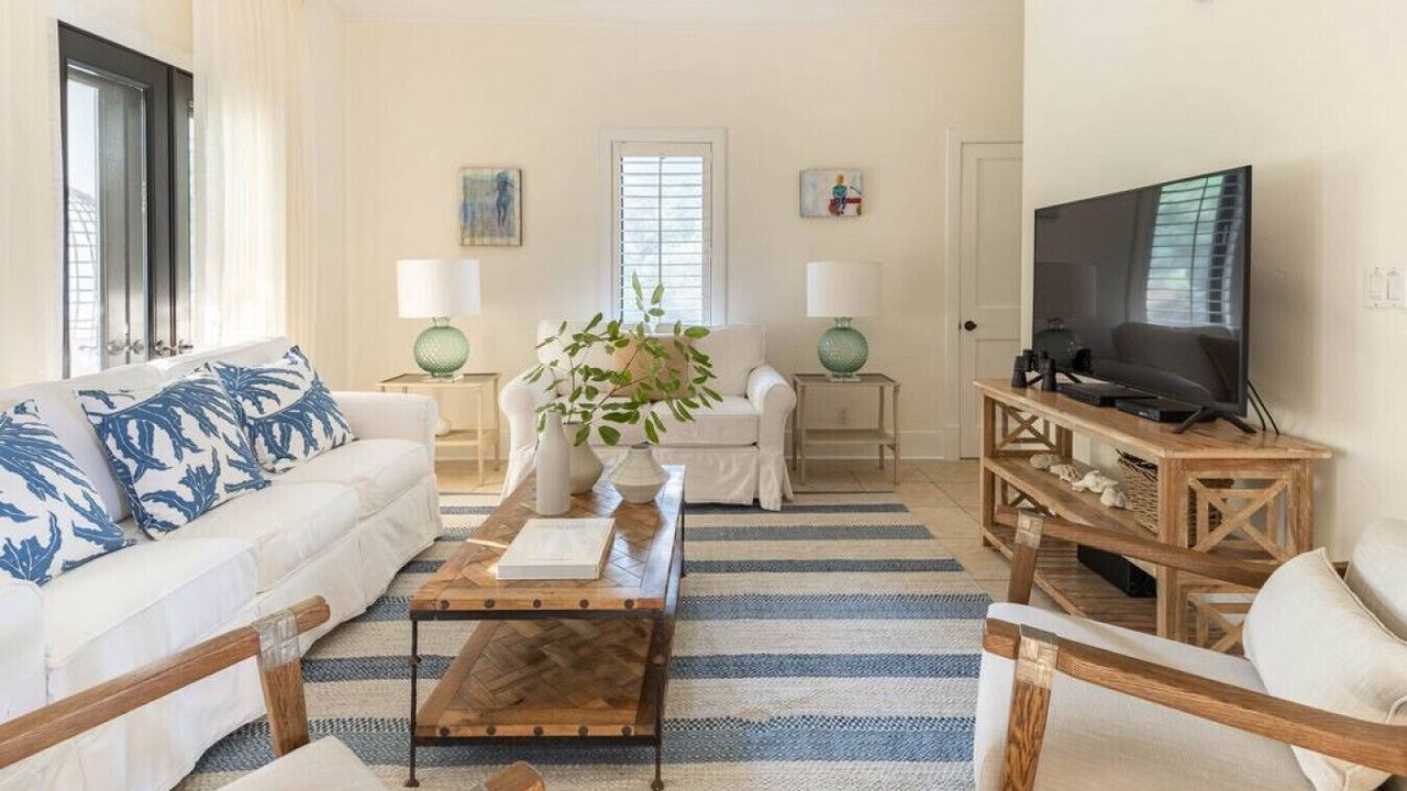Photo of Livingroom in Out Islands