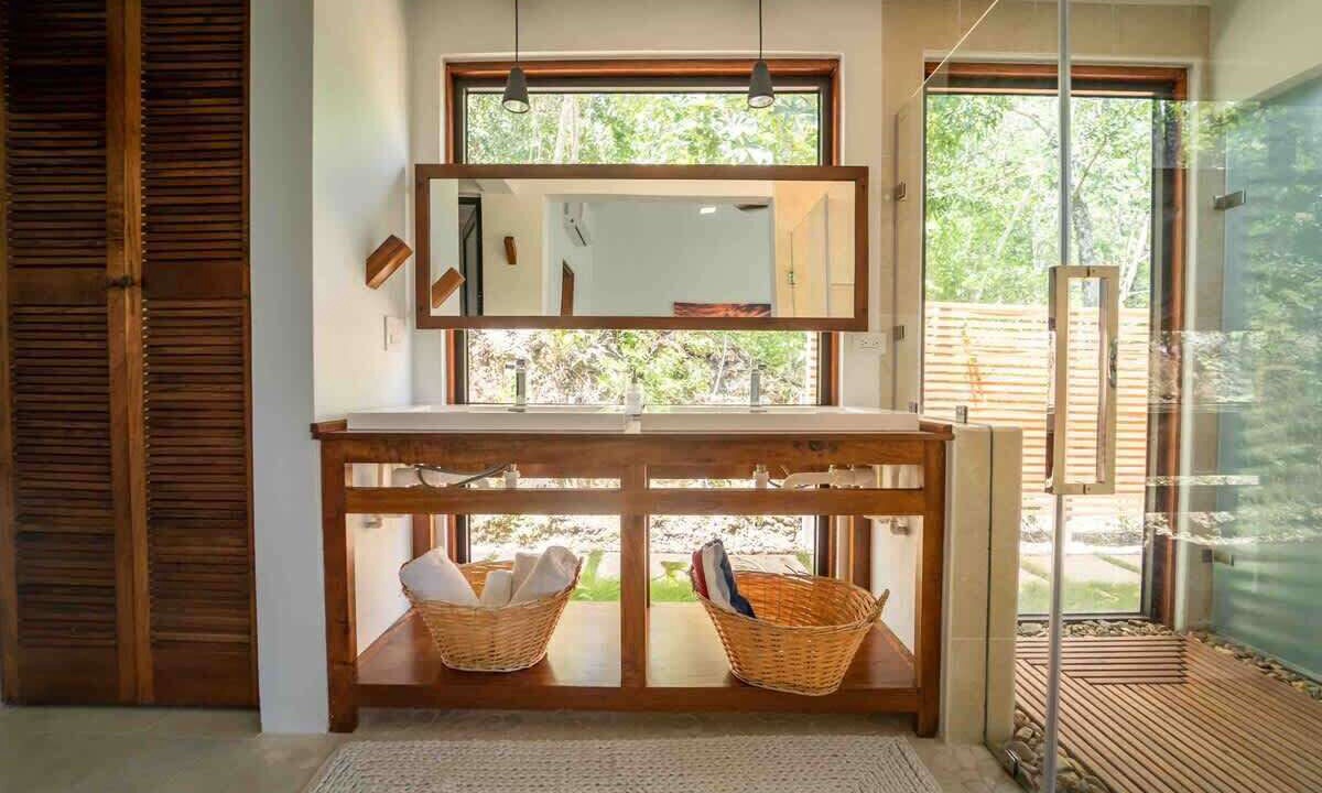 Photo of Bathroom in Negroman