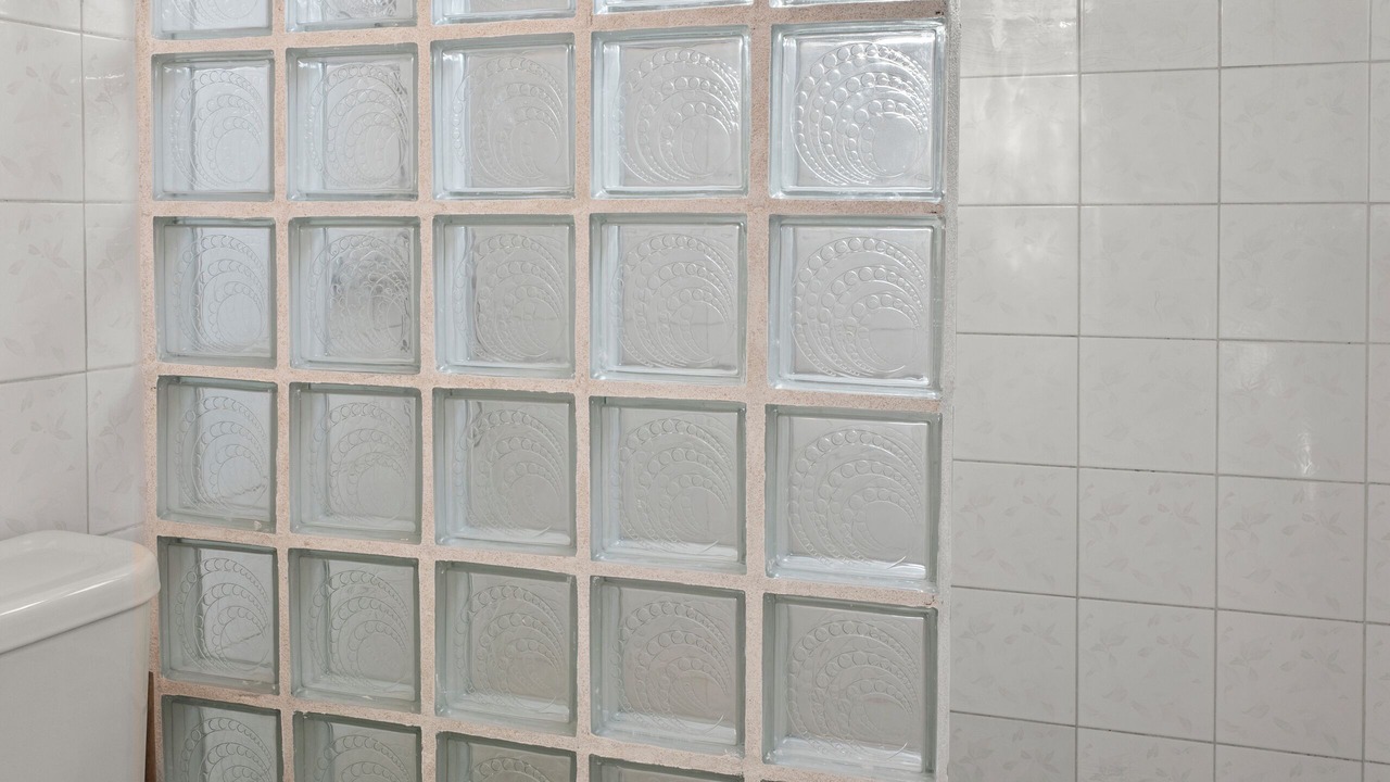 Photo of Bathroom in Tanki Flip