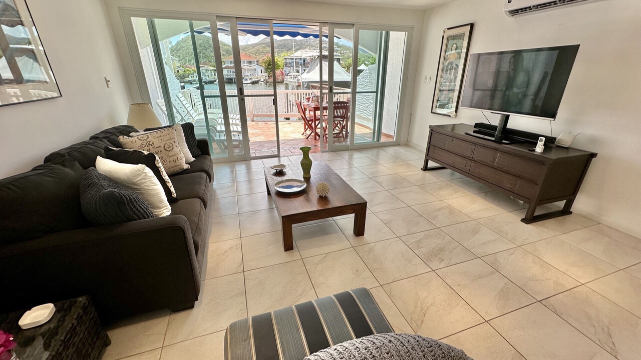 Photo of Livingroom in Jolly Harbour