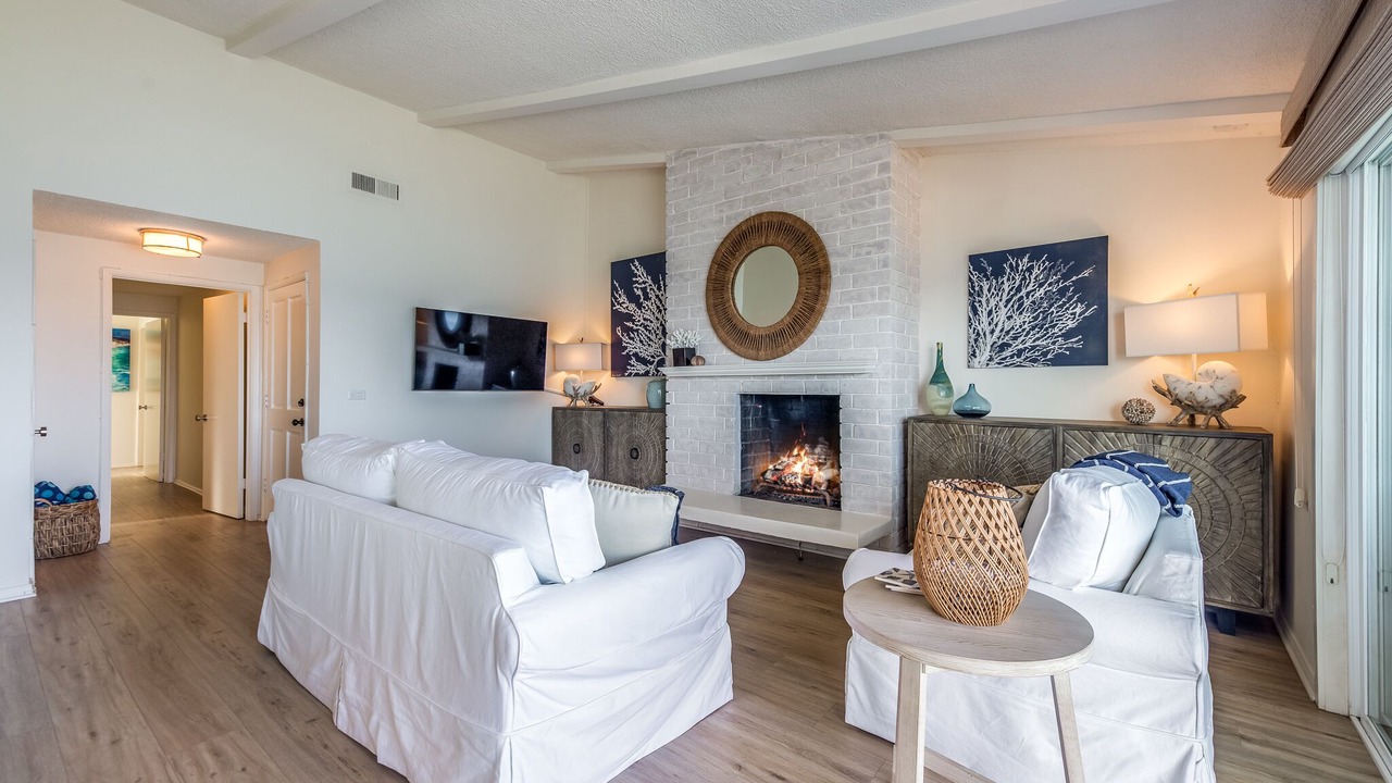 Photo of Livingroom in Eastern Malibu