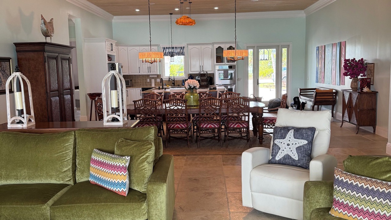 Photo of Livingroom in Treasure Cay