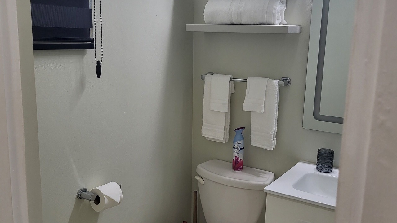Photo of Bathroom in Eastwood Park