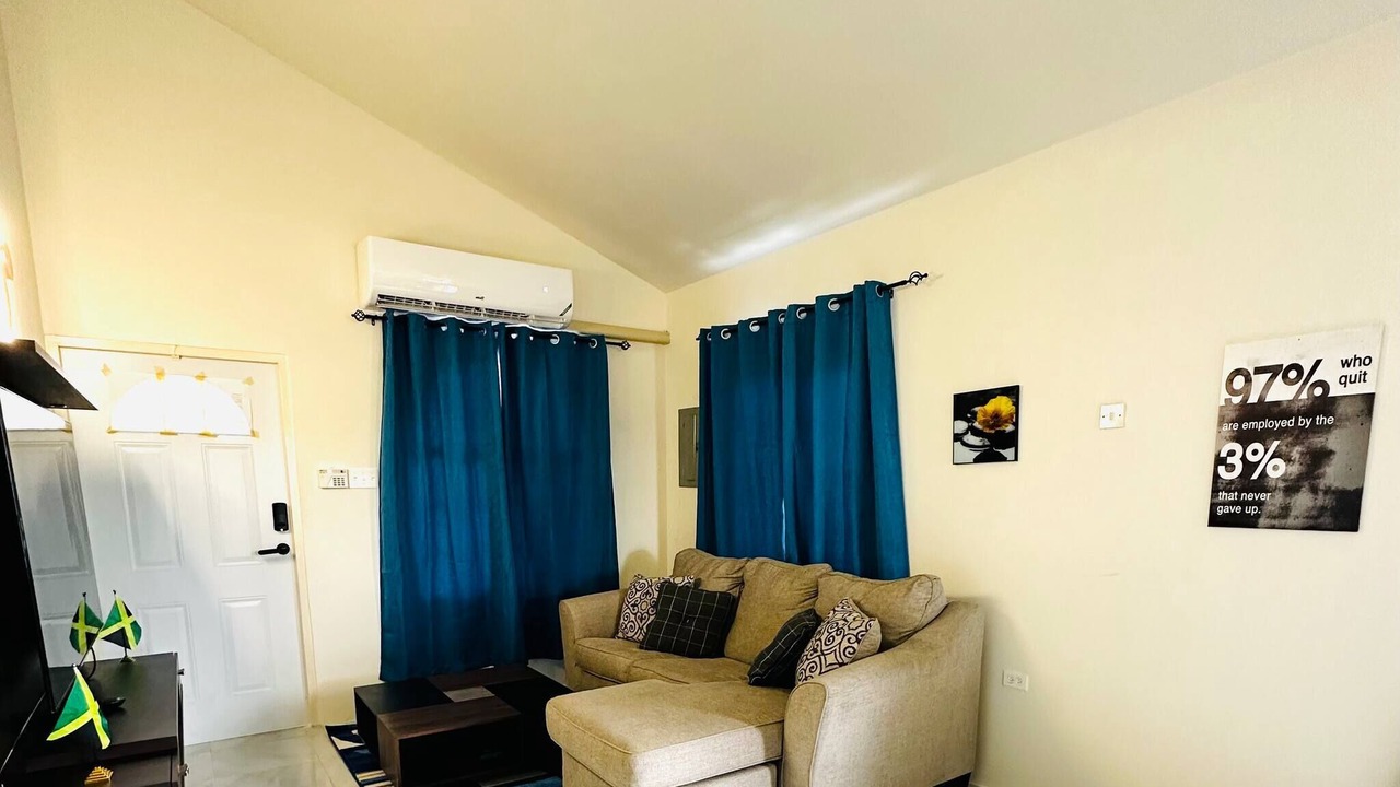 Photo of Livingroom in Discovery Bay