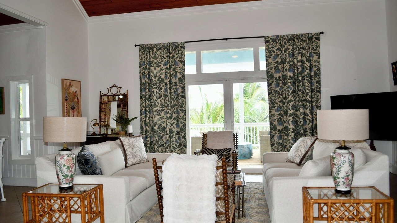 Photo of Livingroom in Hope Town