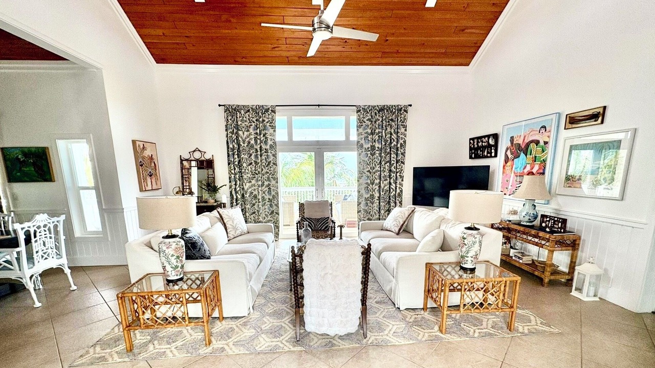 Photo of Livingroom in Hope Town