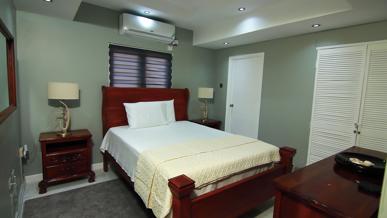 Photo of Bedroom in Old Harbour