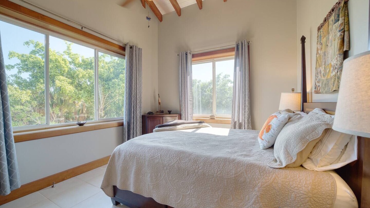 Photo of Bedroom in Cocoplum