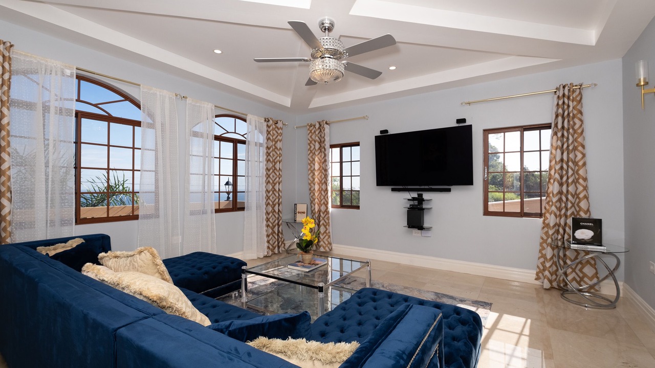Photo of Livingroom in Discovery Bay