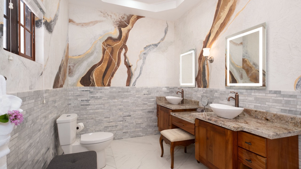 Photo of Bathroom in Discovery Bay