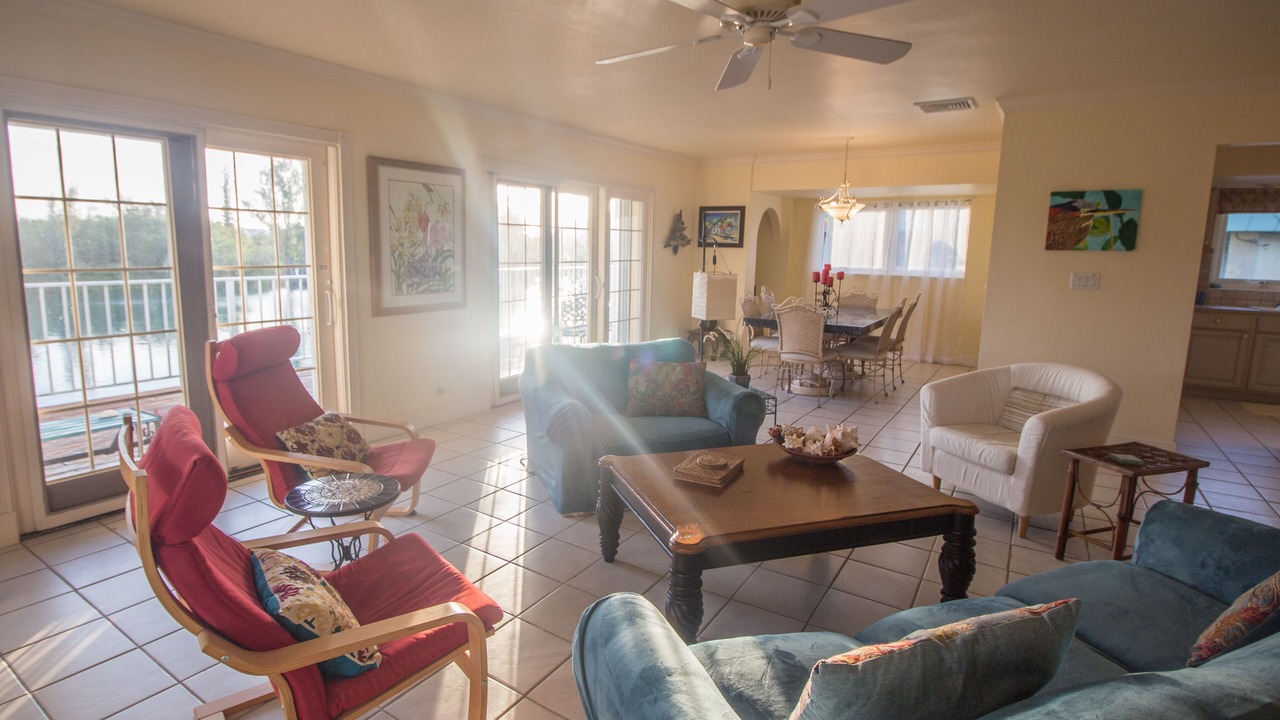 Photo of Livingroom in Lucaya