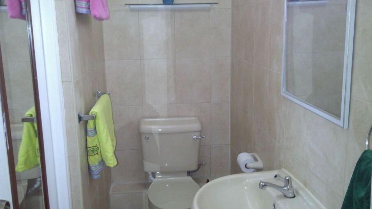 Photo of Bathroom in Calivigny