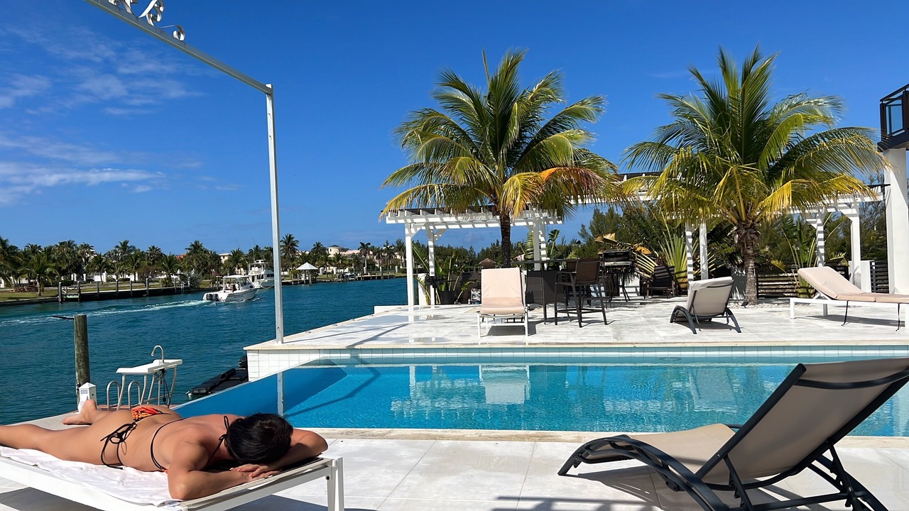 Photo of Outdoor in Bahamia West