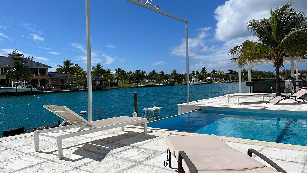 Photo of Outdoor in Bahamia West