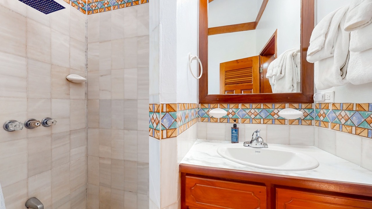 Photo of Bathroom in Caribbean Way