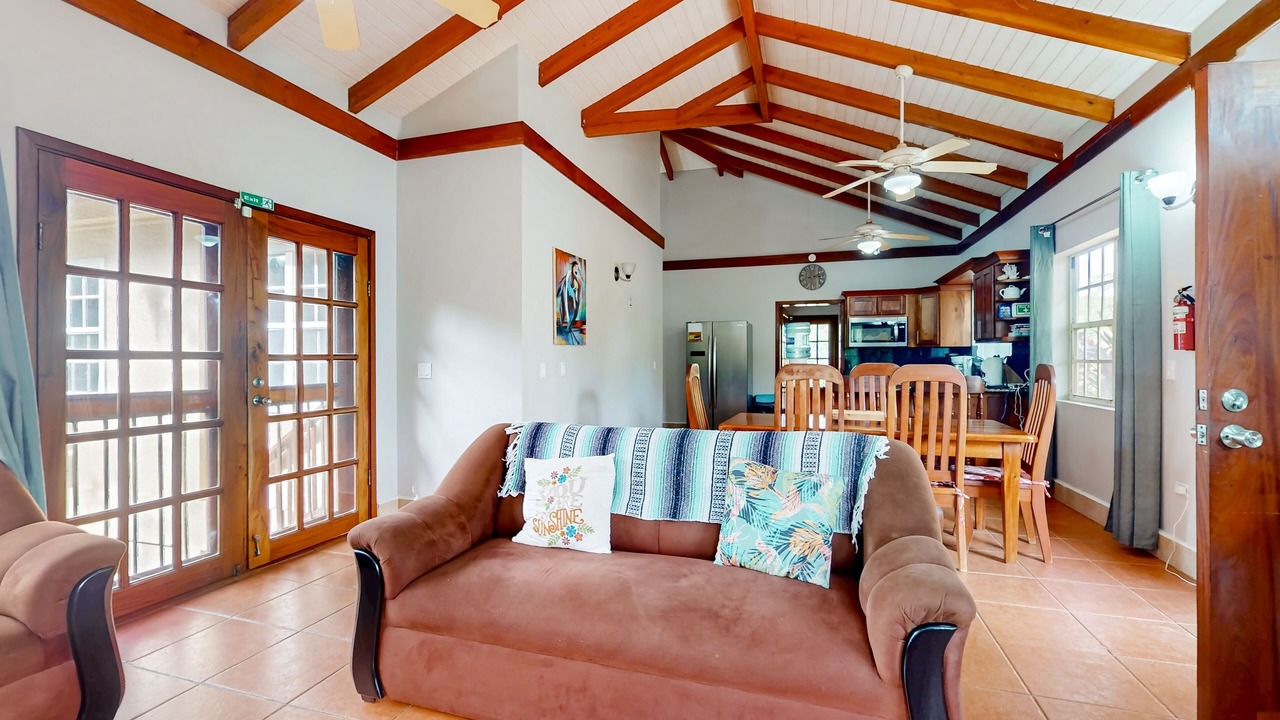 Photo of Livingroom in Caribbean Way