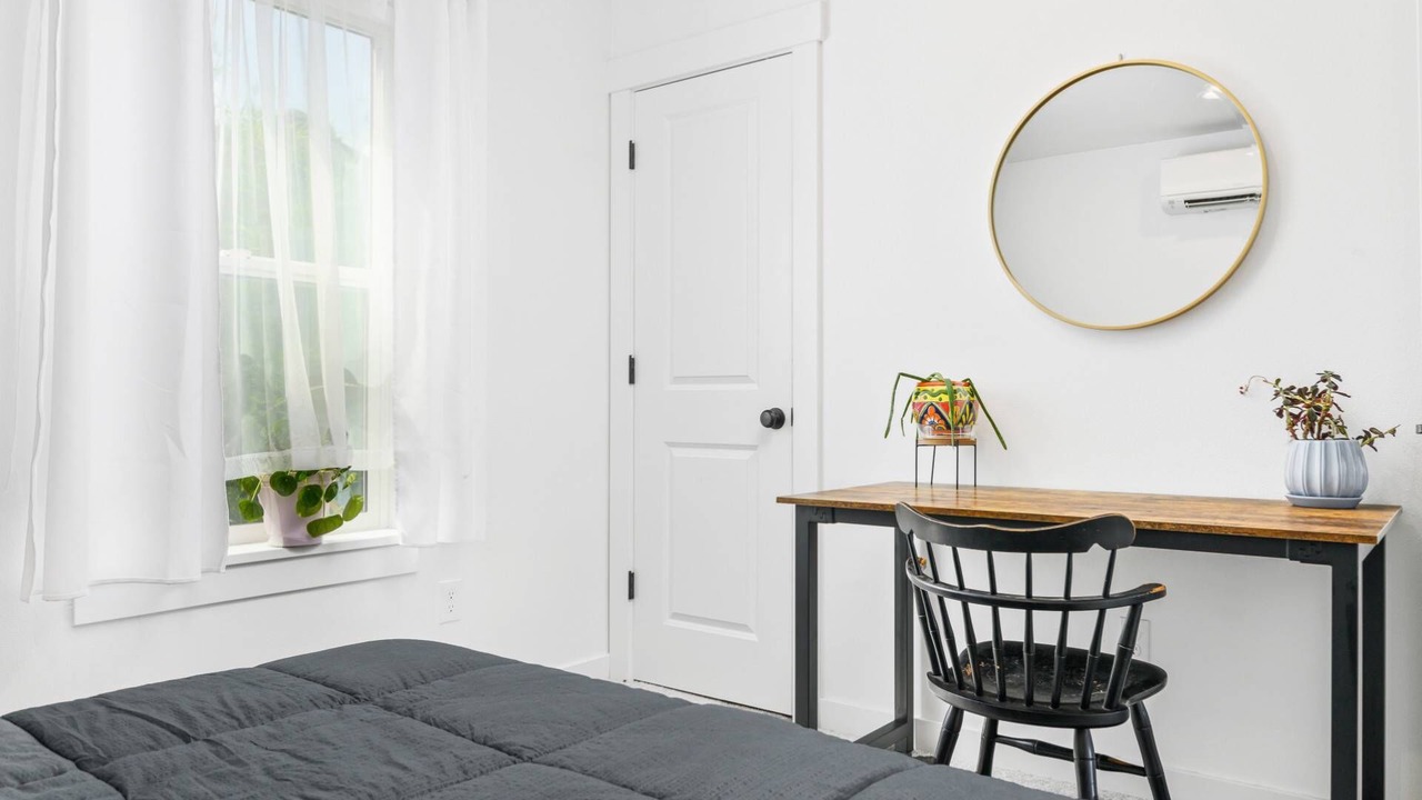 Photo of Bedroom in Sellwood-Moreland