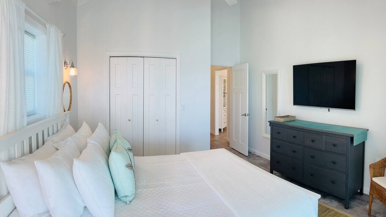 Photo of Bedroom in Lubbers Quarters Cay