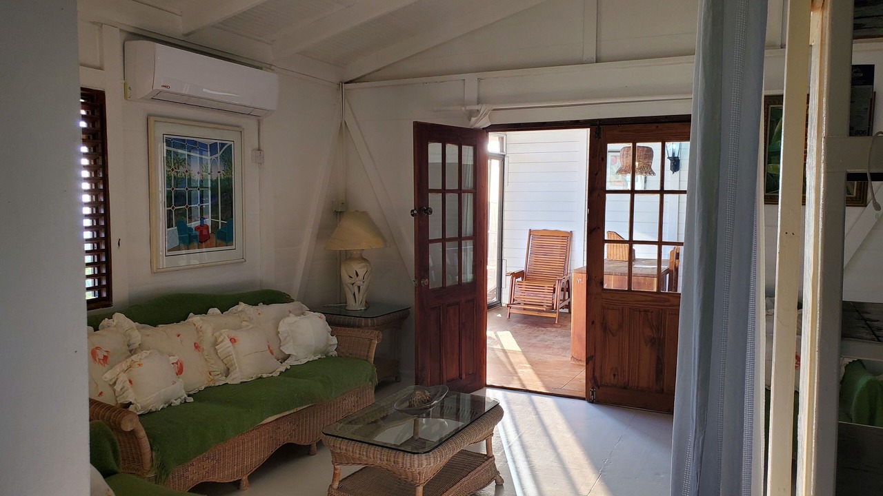 Photo of Livingroom in Dugard