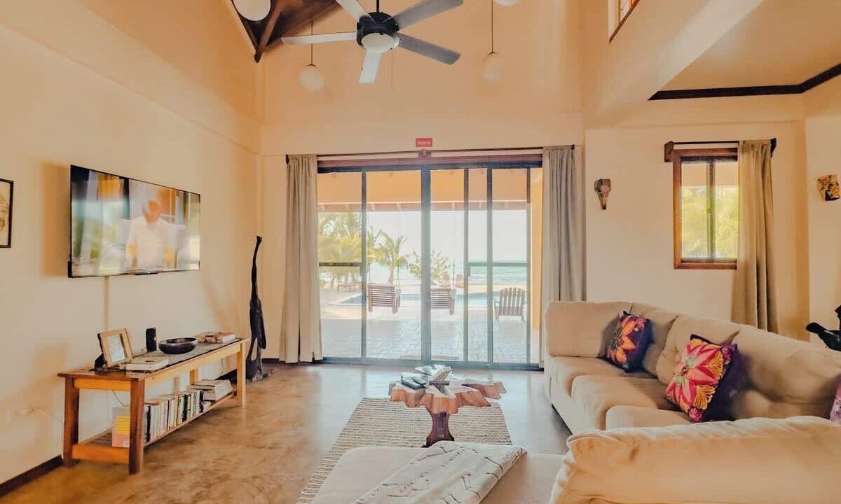 Photo of Livingroom in Sittee River
