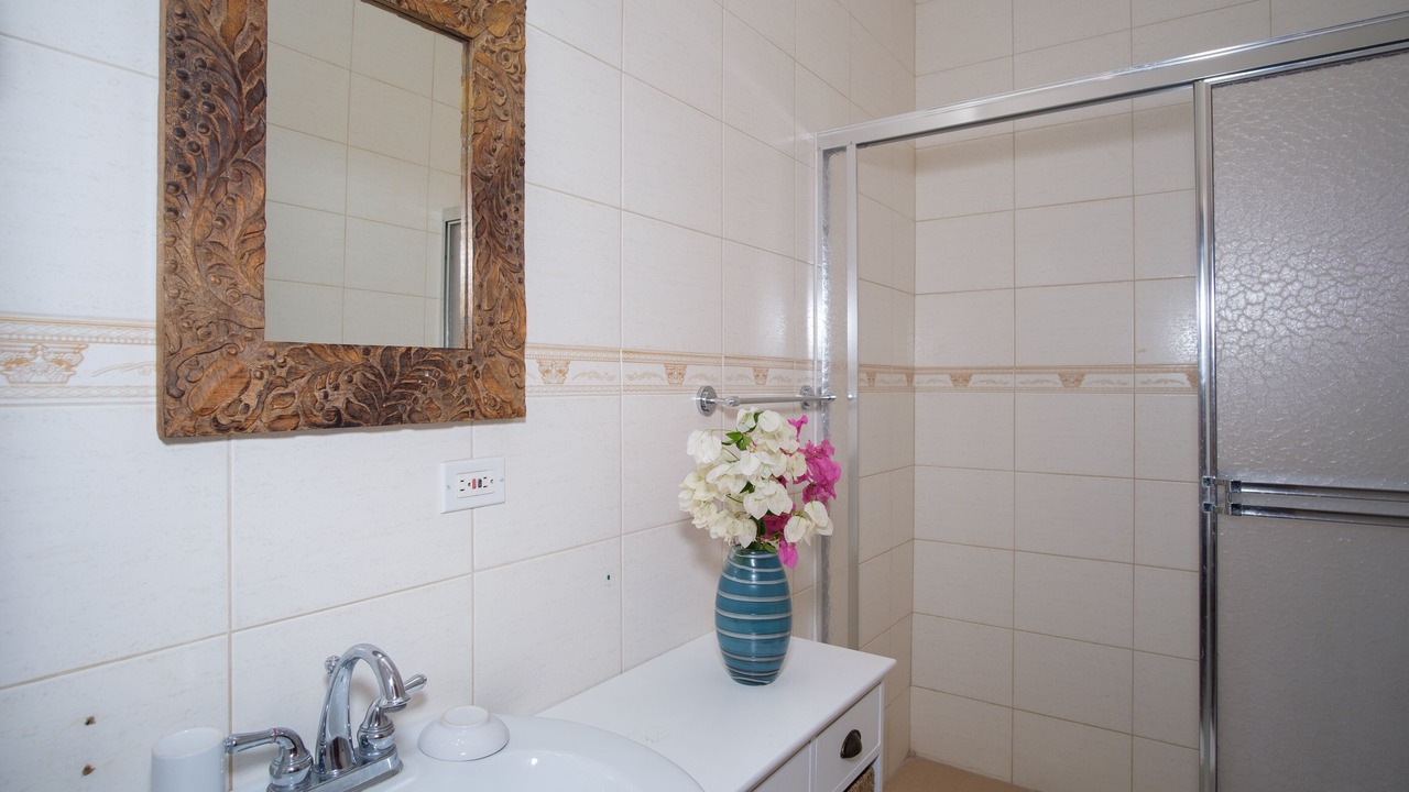 Photo of Bathroom in Tower Isle