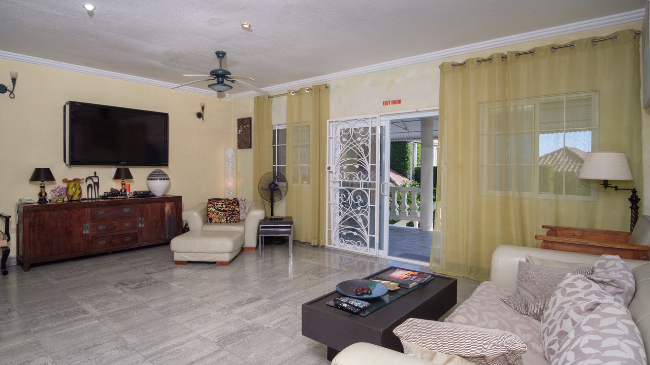 Photo of Livingroom in Tower Isle