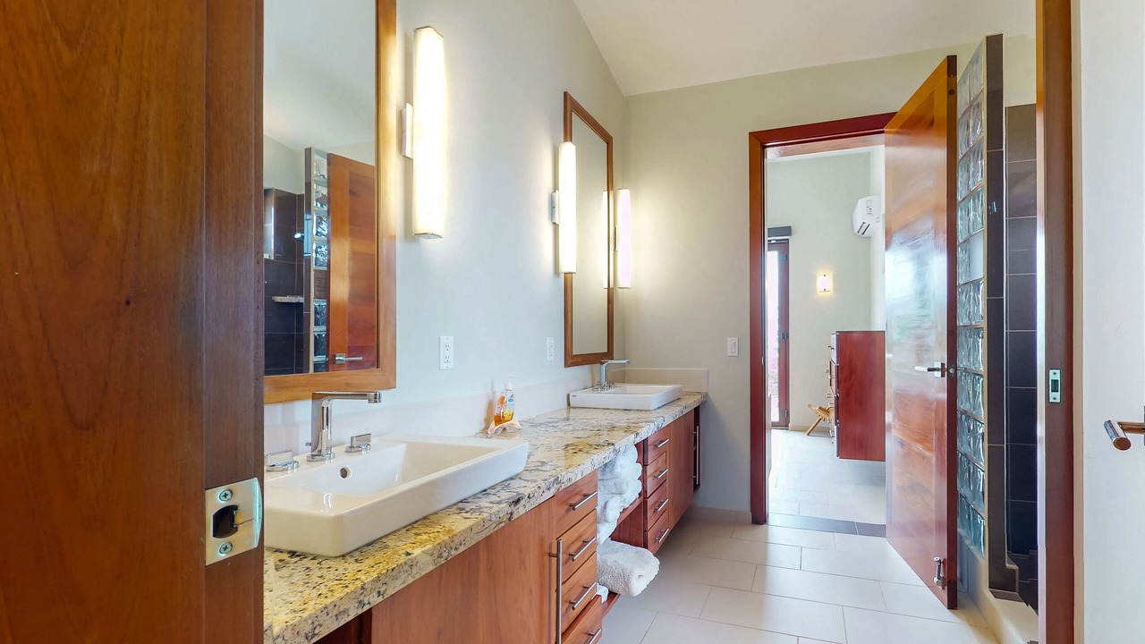 Photo of Bathroom in Caribbean Way