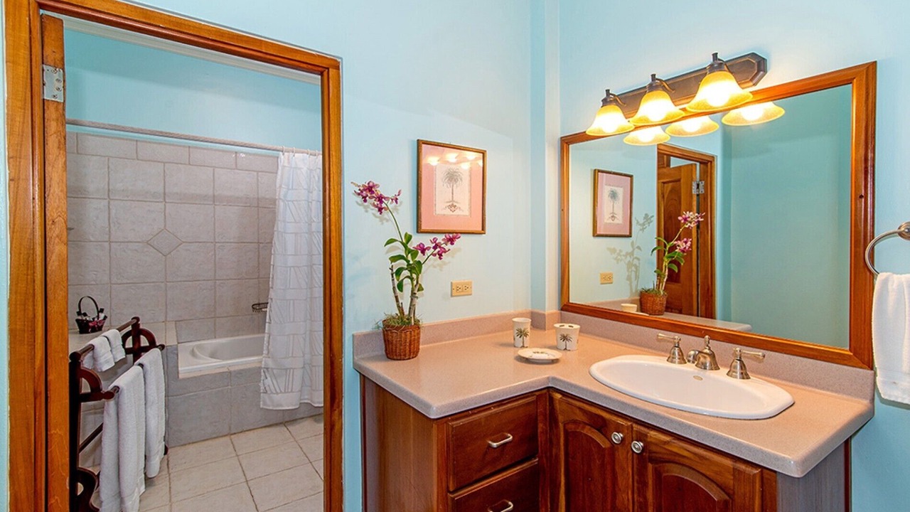Photo of Bathroom in Discovery Bay