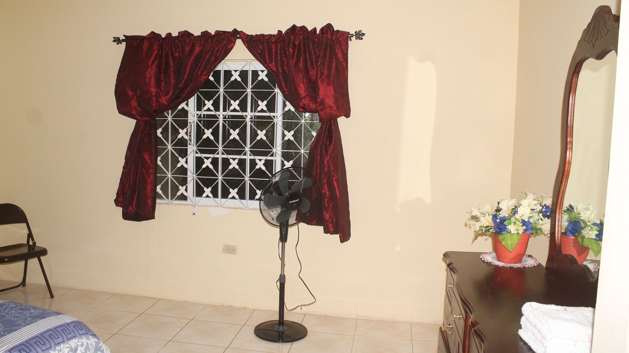 Photo of Bedroom in Spanish Town