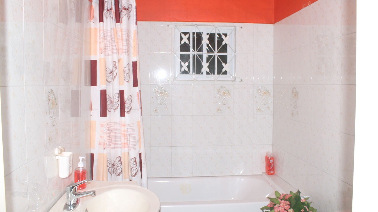 Photo of Bathroom in Spanish Town