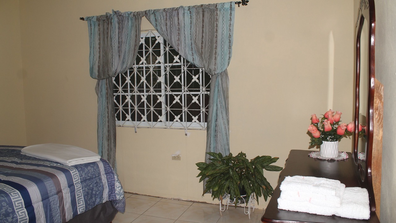 Photo of Bedroom in Spanish Town