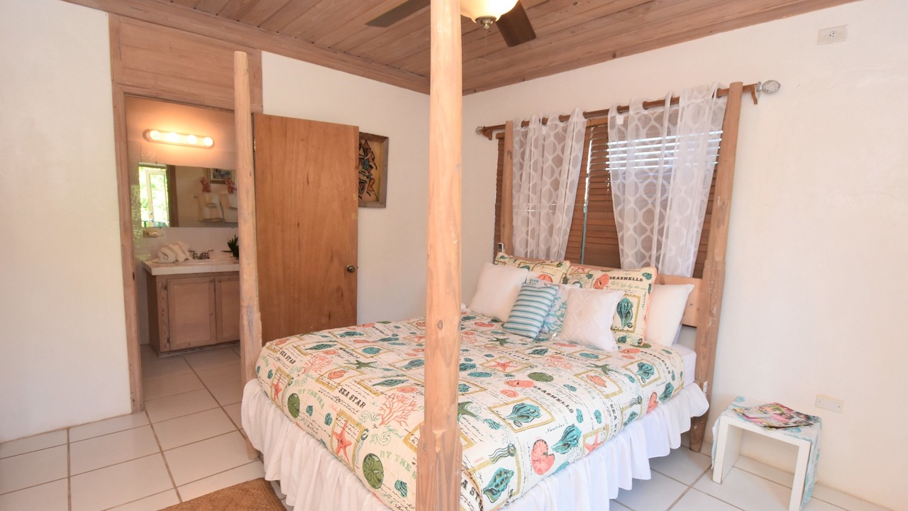 Photo of Bedroom in Dunmore Town