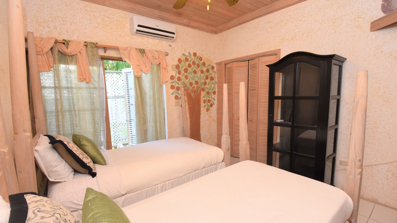 Photo of Bedroom in Dunmore Town