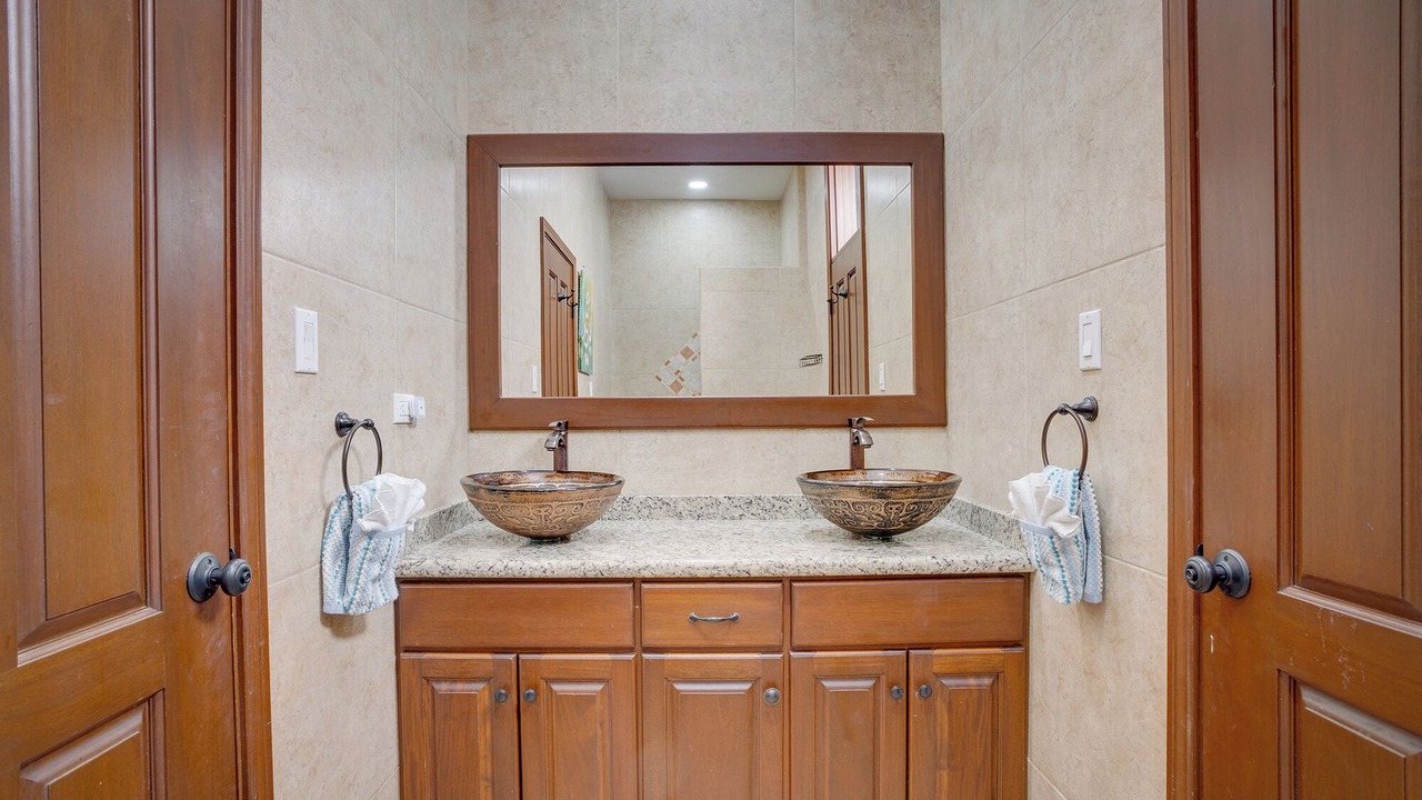 Photo of Bathroom in Caribbean Way