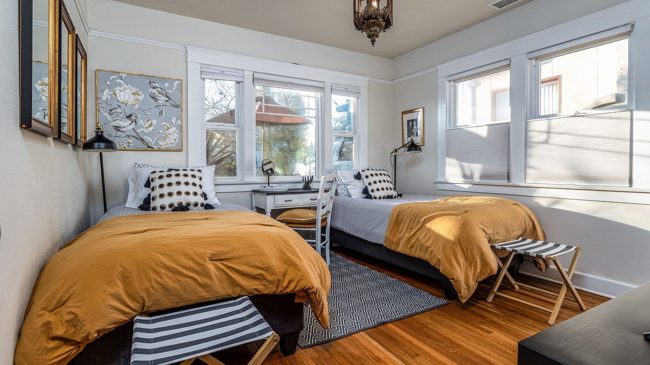 Photo of Bedroom in Altadena