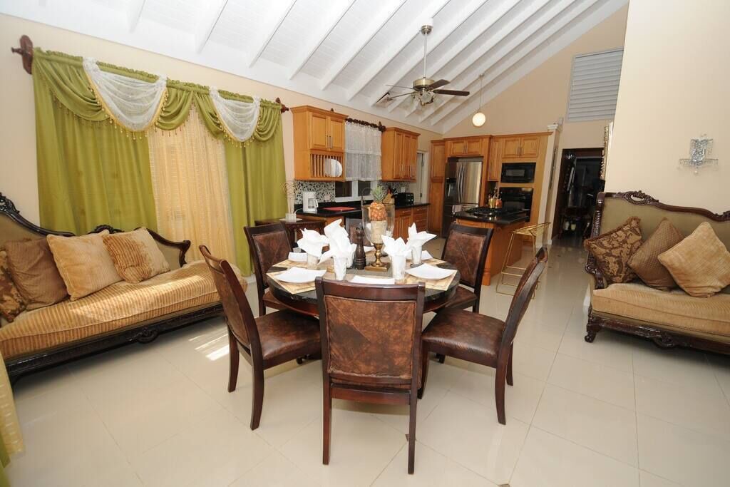 Photo of Livingroom in Priory