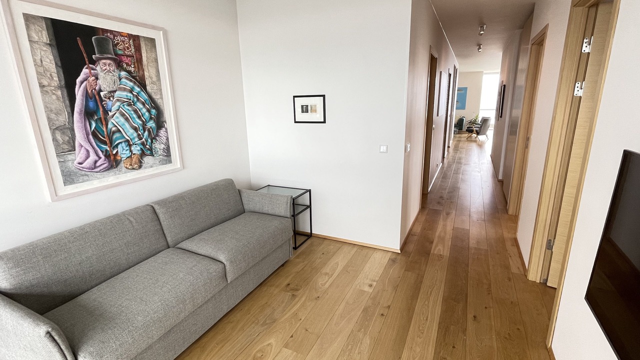 Photo of Livingroom in Downtown