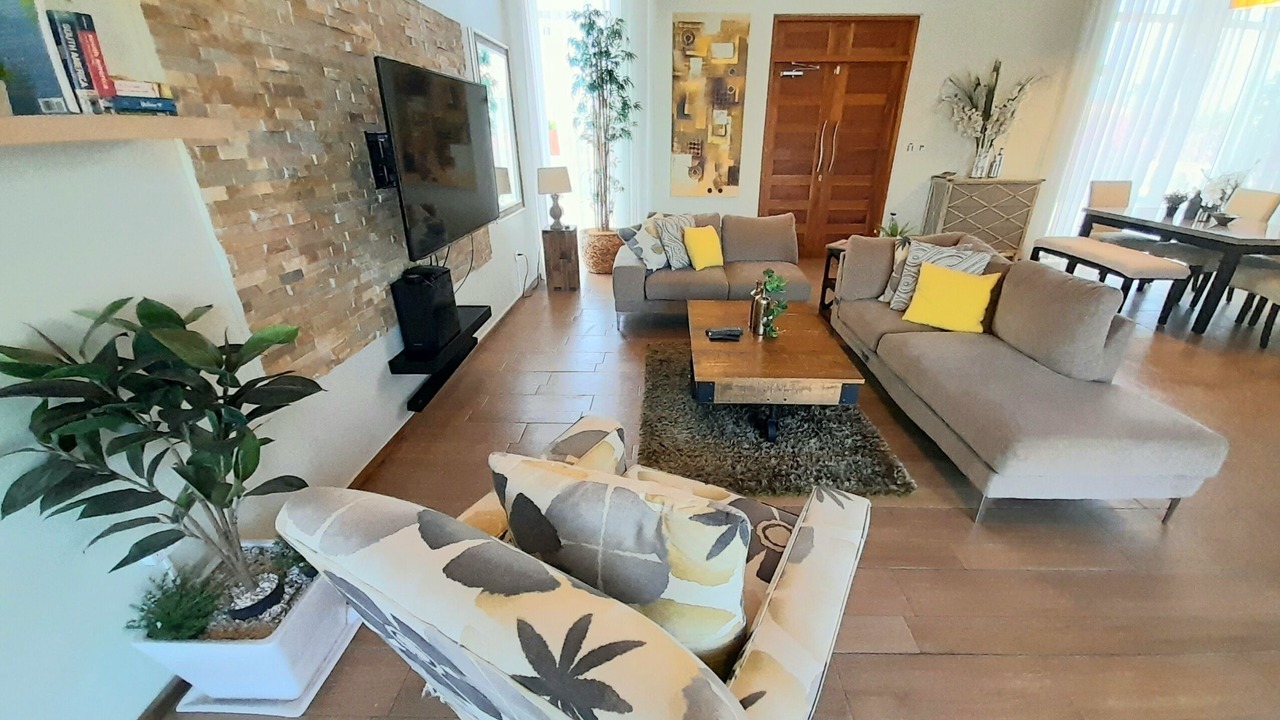 Photo of Livingroom in Opal