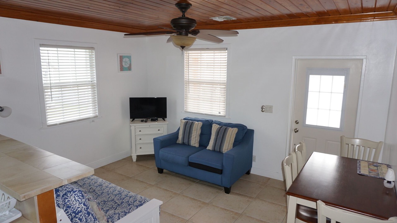 Photo of Livingroom in Spanish Wells