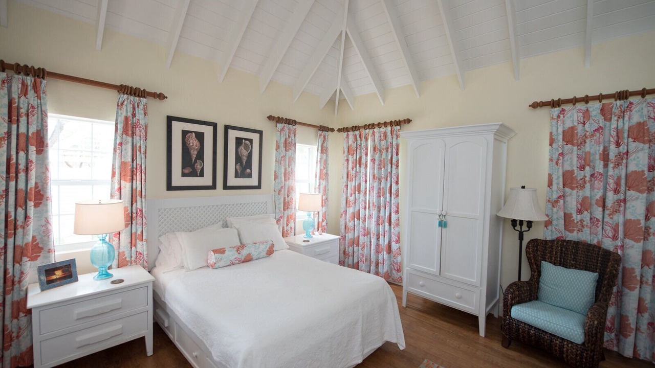 Photo of Bedroom in Dunmore Town