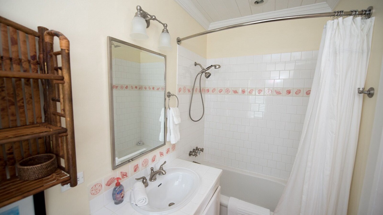 Photo of Bathroom in Dunmore Town