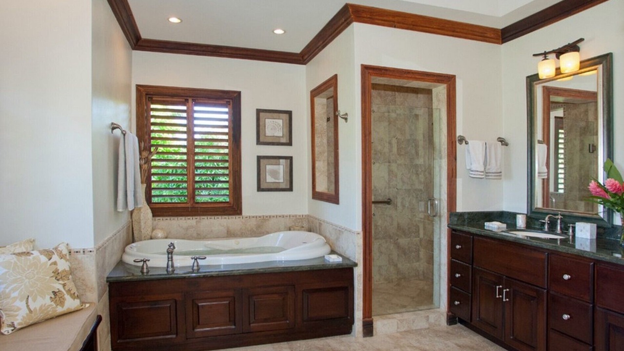 Photo of Bathroom in Discovery Bay