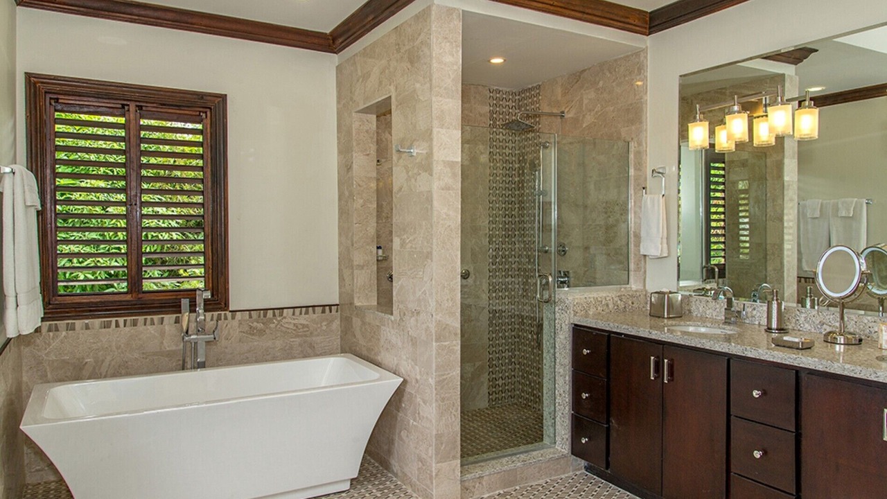 Photo of Bathroom in Discovery Bay