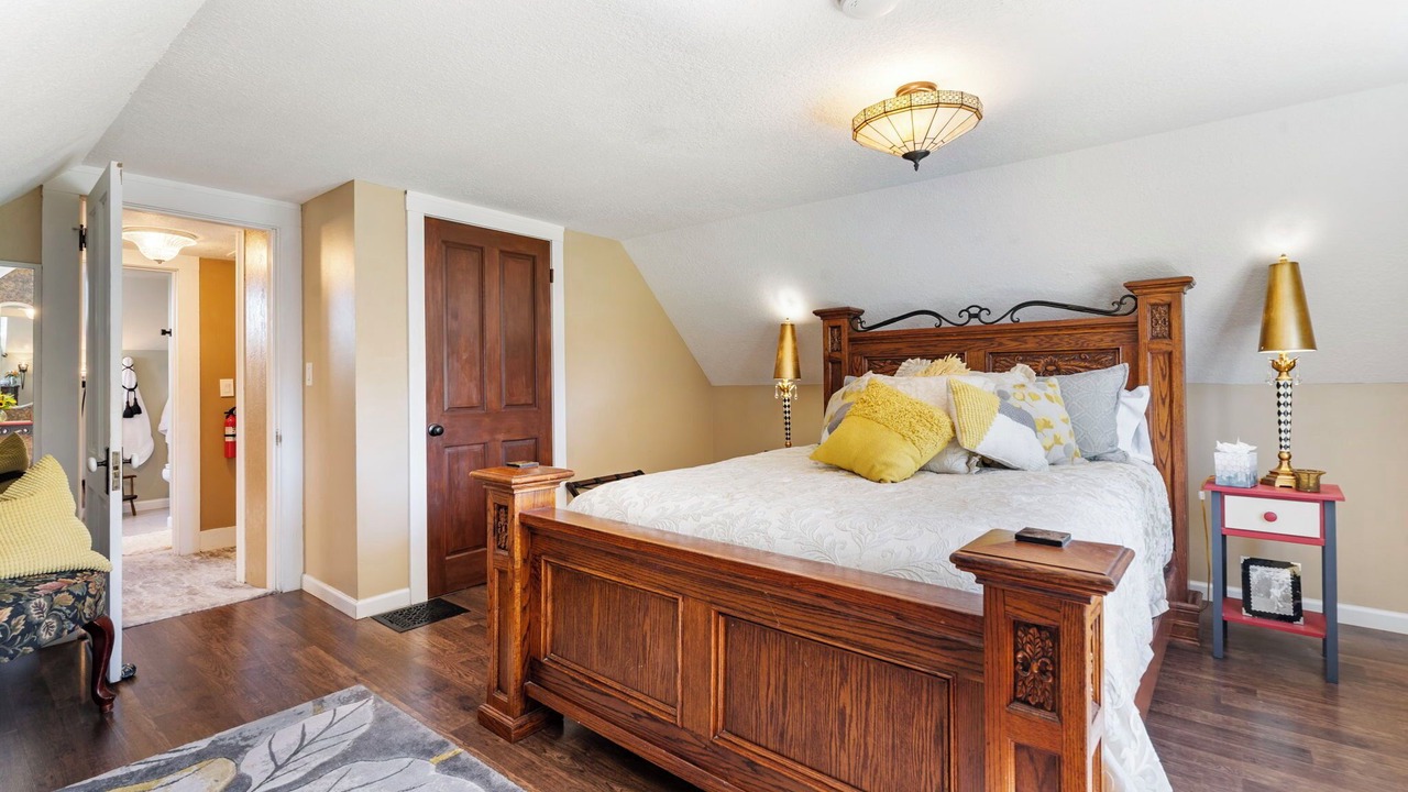 Photo of Bedroom in Newberg