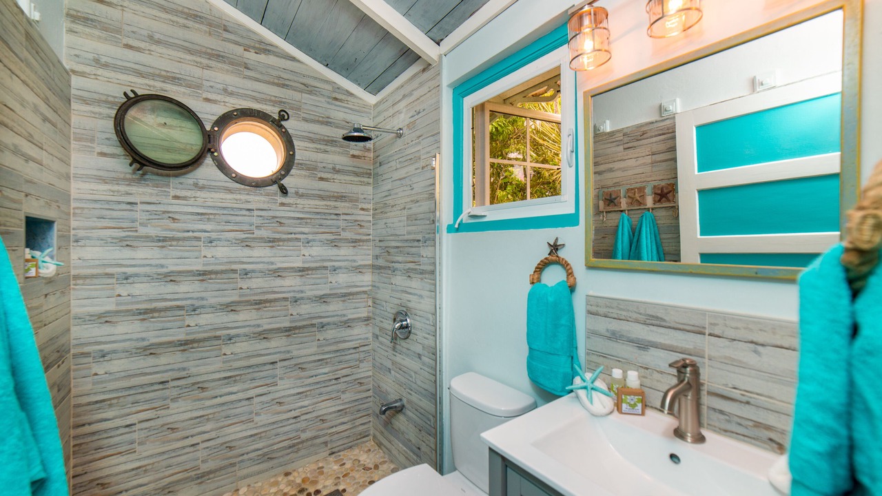 Photo of Bathroom in Runaway Bay