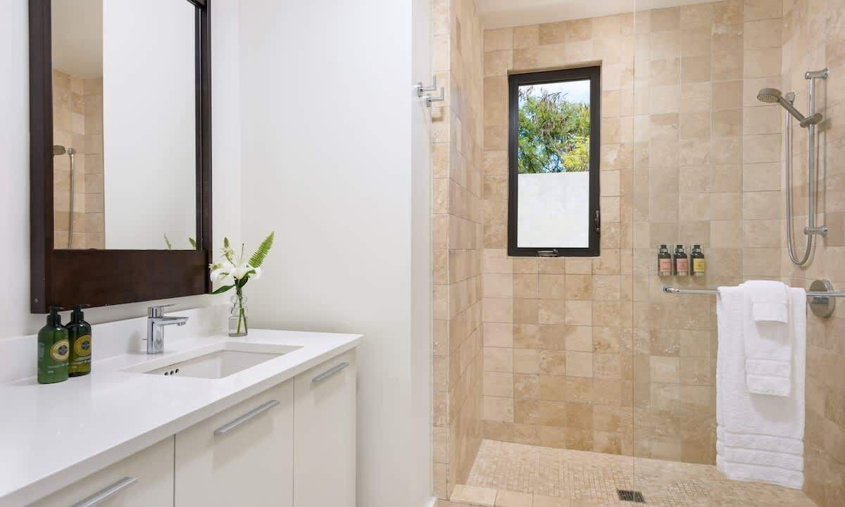 Photo of Bathroom in Long Bay