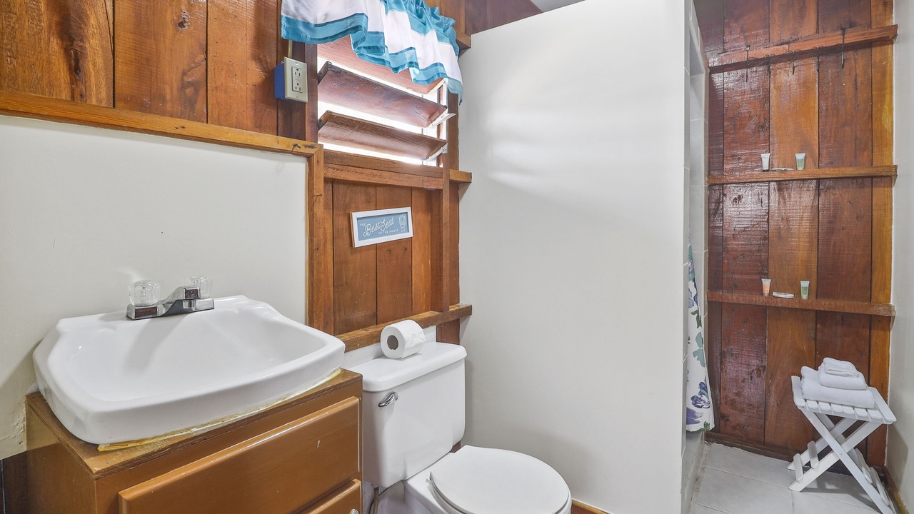 Photo of Bathroom in Placencia