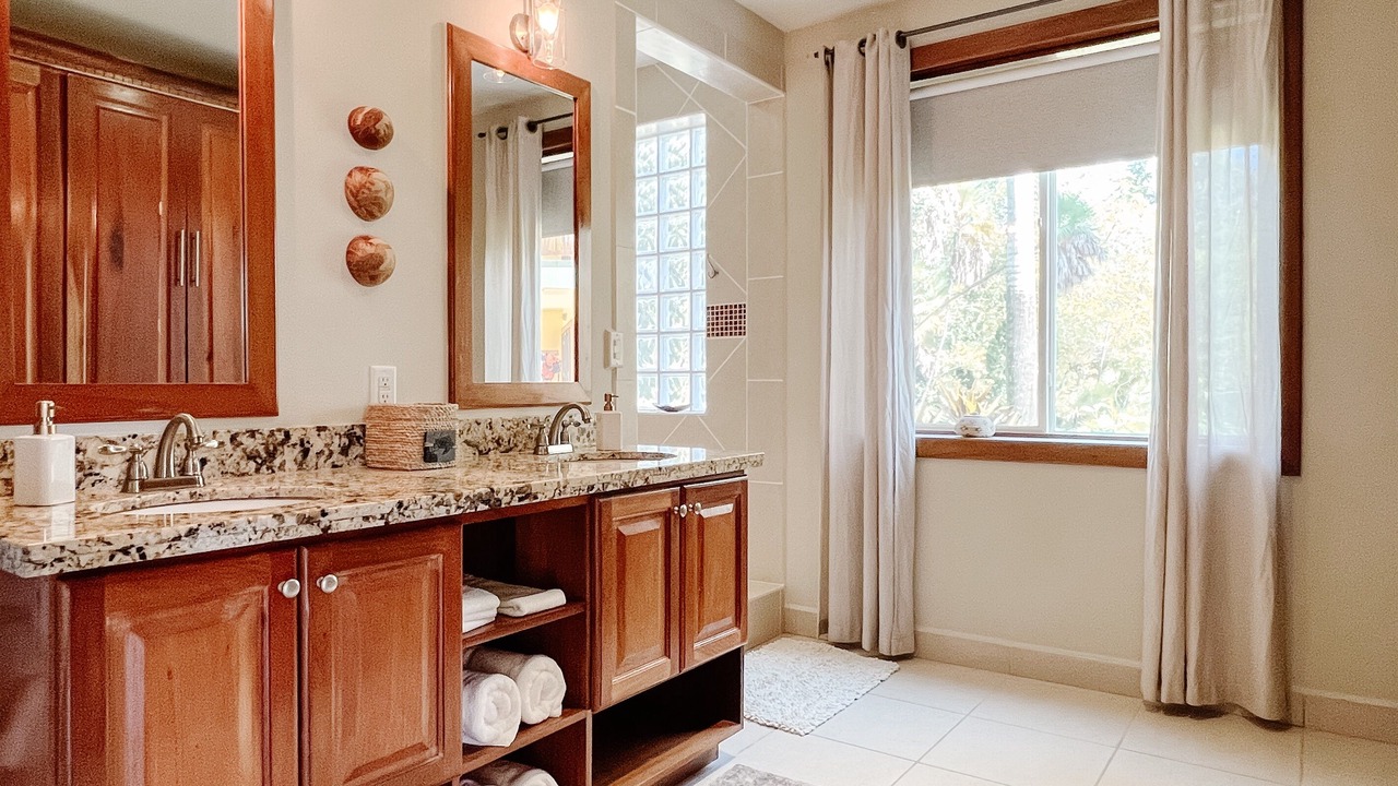 Photo of Bathroom in Cocoplum