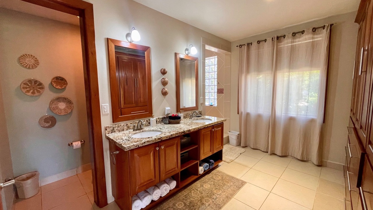 Photo of Bathroom in Cocoplum